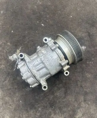 Renault Kangoo I Air conditioning (A/C) compressor (pump) 2526006744 8200716562