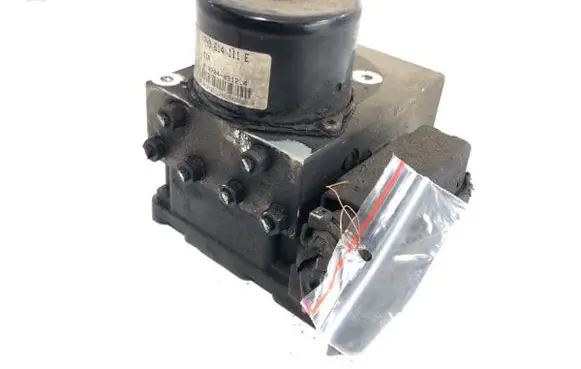 Volkswagen Transporter - Caravelle T5 ABS Pump 7H0614111E