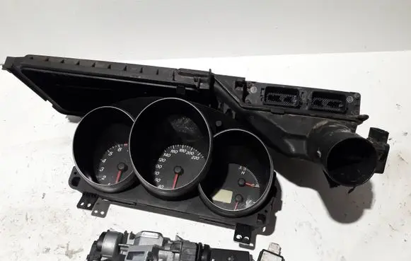 Mazda 3 II Engine control unit/module 1001409361 Z627 L99807L00