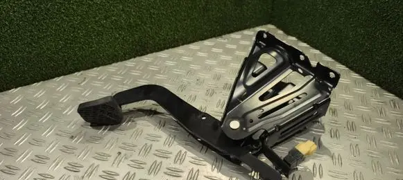 Mercedes-Benz Sprinter W906 Brake pedal A2012920082