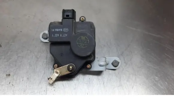 KIA Carens I Holder (bracket) 