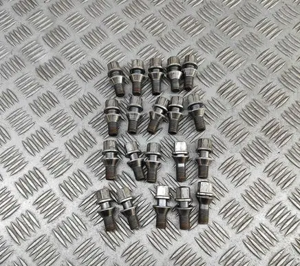Maserati Levante Nuts/bolts 670105601