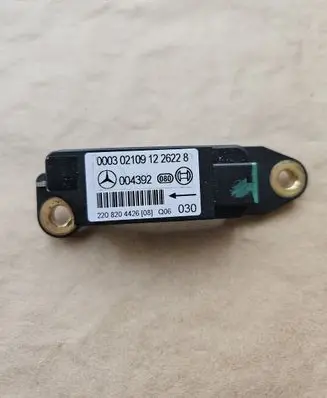 Mercedes-Benz SL R230 Airbag deployment crash/impact sensor 2208204426