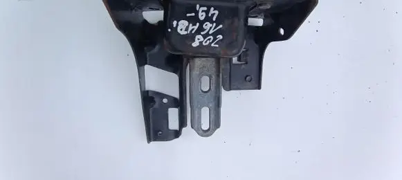 Peugeot 208 Engine mount bracket 9683181180