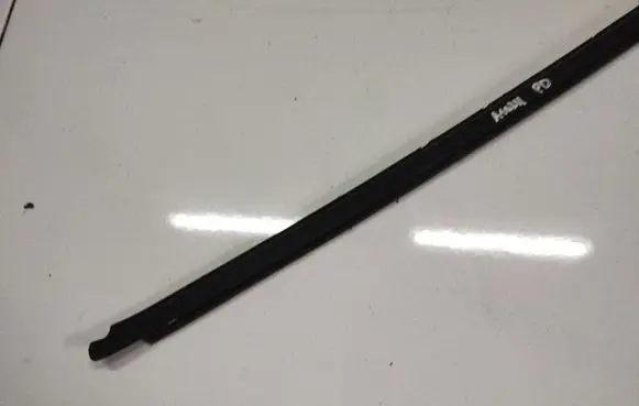 Front door glass trim molding