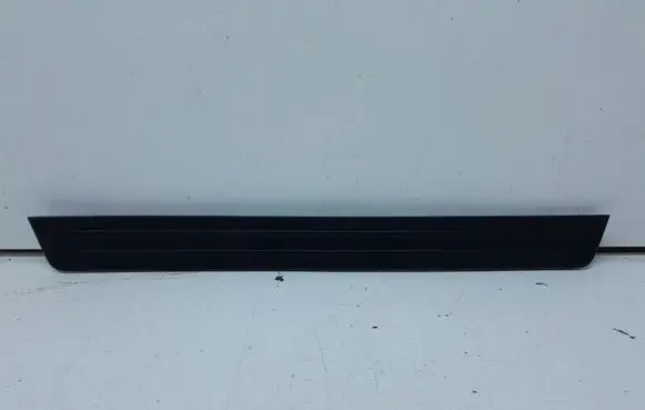 Other sill/pillar trim element