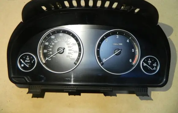 BMW 5 F10 F11 Speedometer (instrument cluster) 9280485