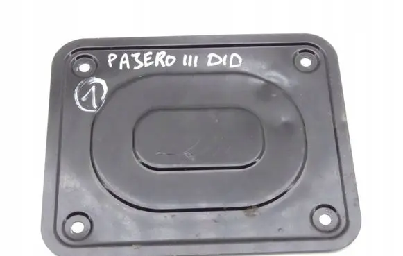 Mitsubishi Pajero Centre console side trim front MITSUBISHI_PAJERO_III_99-06_ZAŚLEPKA_PODŁOGI