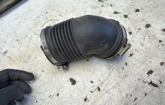 BMW 3 E90 E91 Air intake duct part 4607127219