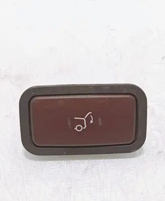 Mercedes-Benz C W204 Tailgate/boot open switch button 2118219551 31020302