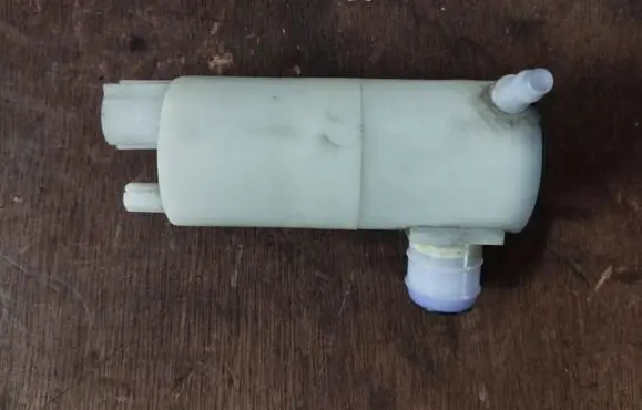 Dodge Durango I Windscreen/windshield washer pump