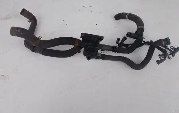 Volkswagen Golf VII Thermostat/thermostat housing 