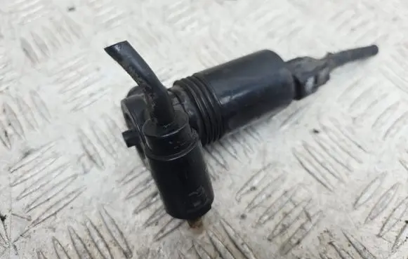 Nissan Juke I F15 Windscreen/windshield washer pump 31108 141122