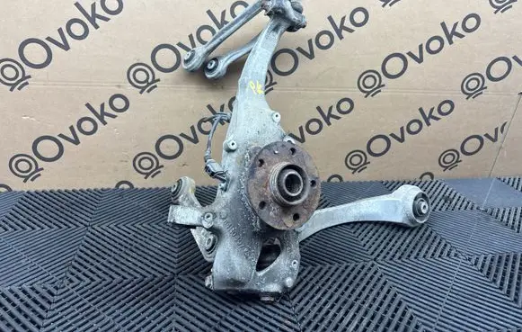 Audi A8 S8 D4 4H Front wheel hub spindle knuckle 4H0407241J