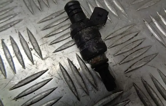 BMW 5 E39 Fuel injectors set 1427240