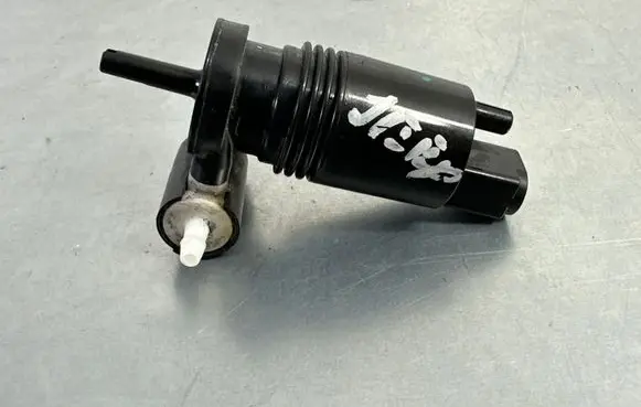 Jeep Grand Cherokee Windscreen/windshield washer pump 05152075AC