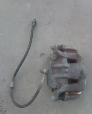 Nissan Leaf I (ZE0) Front brake caliper