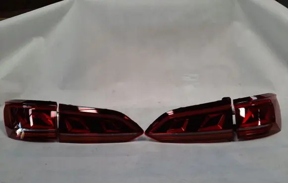 Volkswagen Touareg III Rear/tail lights set 760945207B