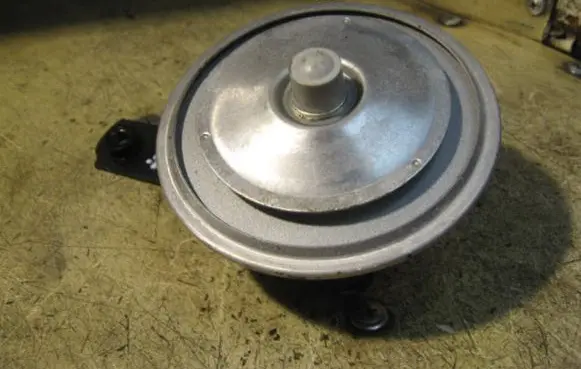 Volkswagen PASSAT B5 Alarm system siren 3B0951101