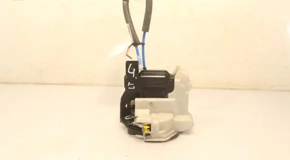 KIA Rio Rear door lock