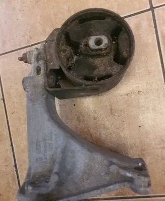 Volkswagen Golf II Engine mounting bracket 357199354