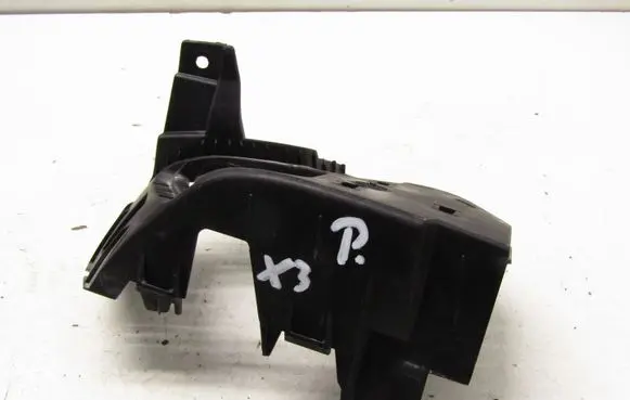 BMW X3 F25 Seat belt trim 7243782