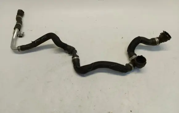 BMW 1 F40 Engine coolant pipe/hose 8658488