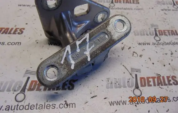 Mercedes-Benz E W211 Front door lower hinge 