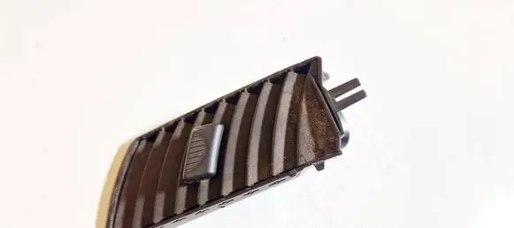 Opel Zafira B Dash center air vent grill 13145457 1000507