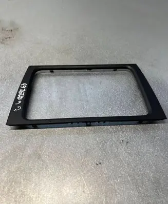 Radio/GPS head unit trim