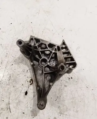 Volkswagen PASSAT B6 Engine mounting bracket 03G199207A V000TTS42