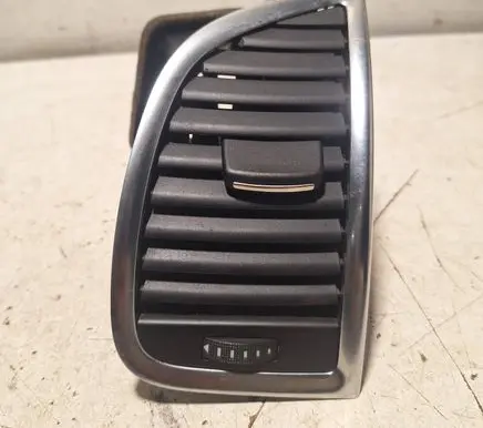 Audi Q7 4L Dashboard side air vent grill/cover trim 4L0820902