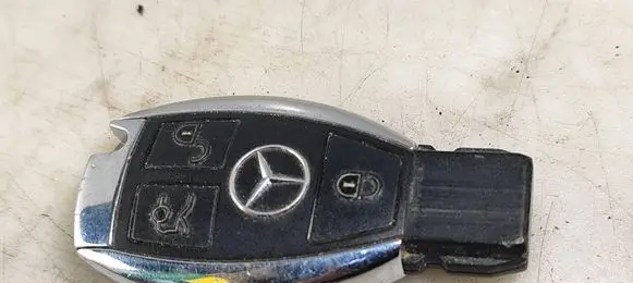 Mercedes-Benz E W212 Ignition key/card 