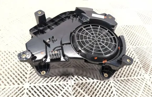 Porsche Cayenne (92A) Subwoofer speaker 7P5035481J