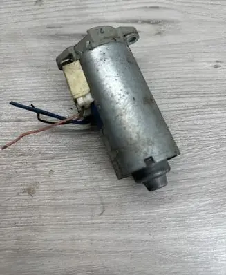 Land Rover Discovery 3 - LR3 Seat adjustment motor 0130002617