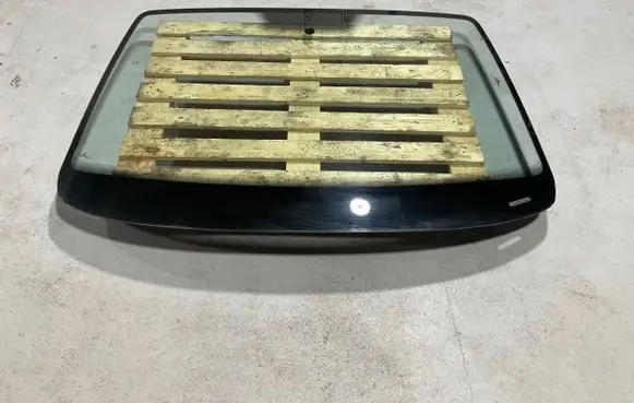 Volkswagen Caddy Front windscreen/windshield window 