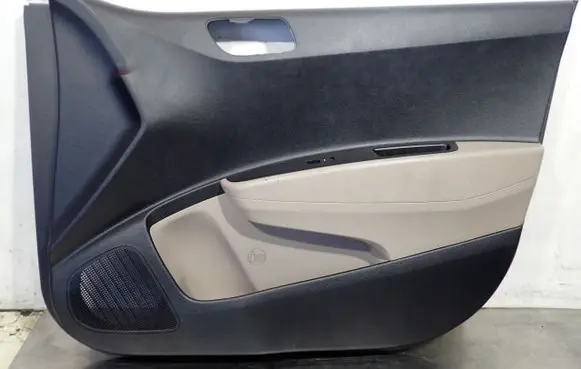 Hyundai i10 Coupe rear side trim panel 82320-B9010