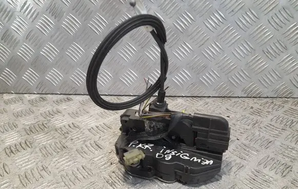 Opel Insignia A Front door lock 09E021