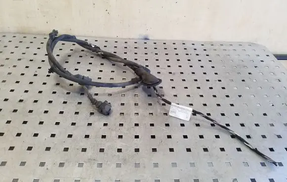 Volkswagen PASSAT B8 Rear ABS sensor wiring 3Q0927902