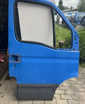 Iveco Daily 4th gen Front door