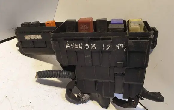 Toyota Avensis T250 Fuse module