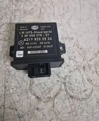 Mercedes-Benz CLS C219 Light module LCM A2198202526 5DF00827807 0001635407