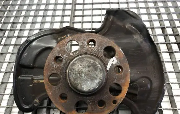 Mercedes-Benz C W204 Front wheel hub spindle knuckle