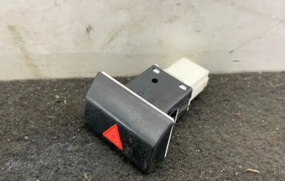 Skoda Superb B6 (3T) Hazard light switch 3T0953235D