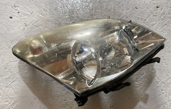 Toyota Corolla Verso AR10 Headlight/headlamp 9073780