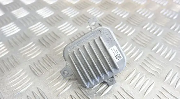 BMW X1 F48 F49 LED ballast control module 7428791 90068144