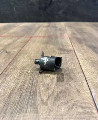 Mercedes-Benz E W211 Fuel pressure regulator 