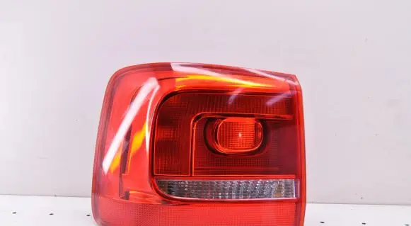 Volkswagen Touran I Rear/tail lights 1T0945095R