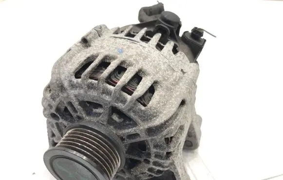 Ford Kuga II Generator/alternator AV6N10300MD