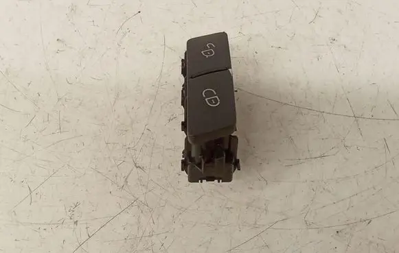 Mercedes-Benz C W204 Central locking switch button A2048706410